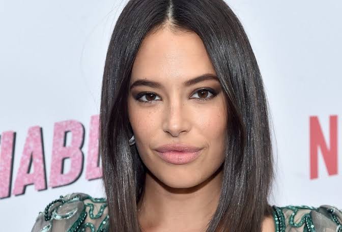 Chloe Bridges: Meet Actress Who’s Adam DeVine’s Wife